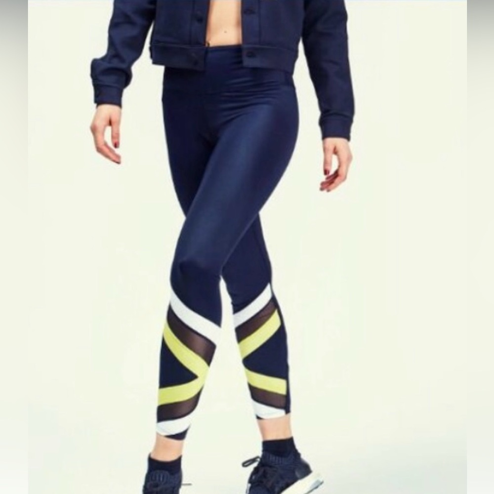 NWT $125 URBAN SAVAGE Diamond High-Rise Leggings Laser Cut, ITALIAN Fabric Sz: S